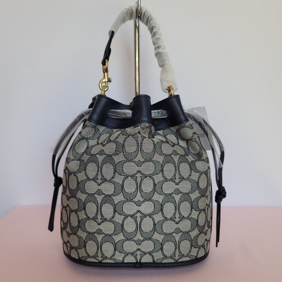 COACH Field Bucket Bag in Signature Jacquard & Leather–Navy Midnight Navy ⭐ - Picture 6 of 16